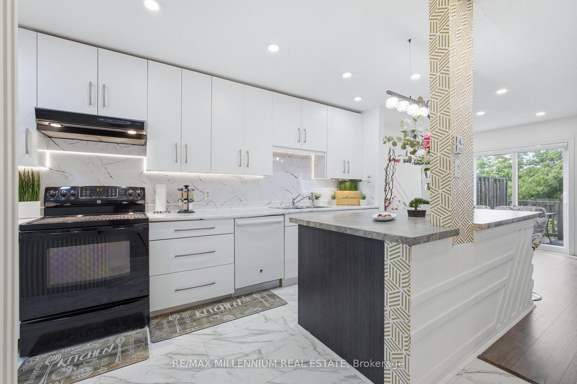 65 Scott Street Unit 2 photo 8