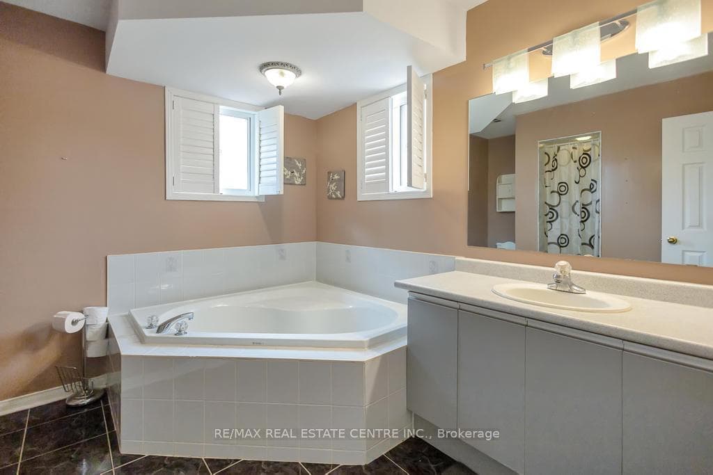 36 Colleyville Street photo 32