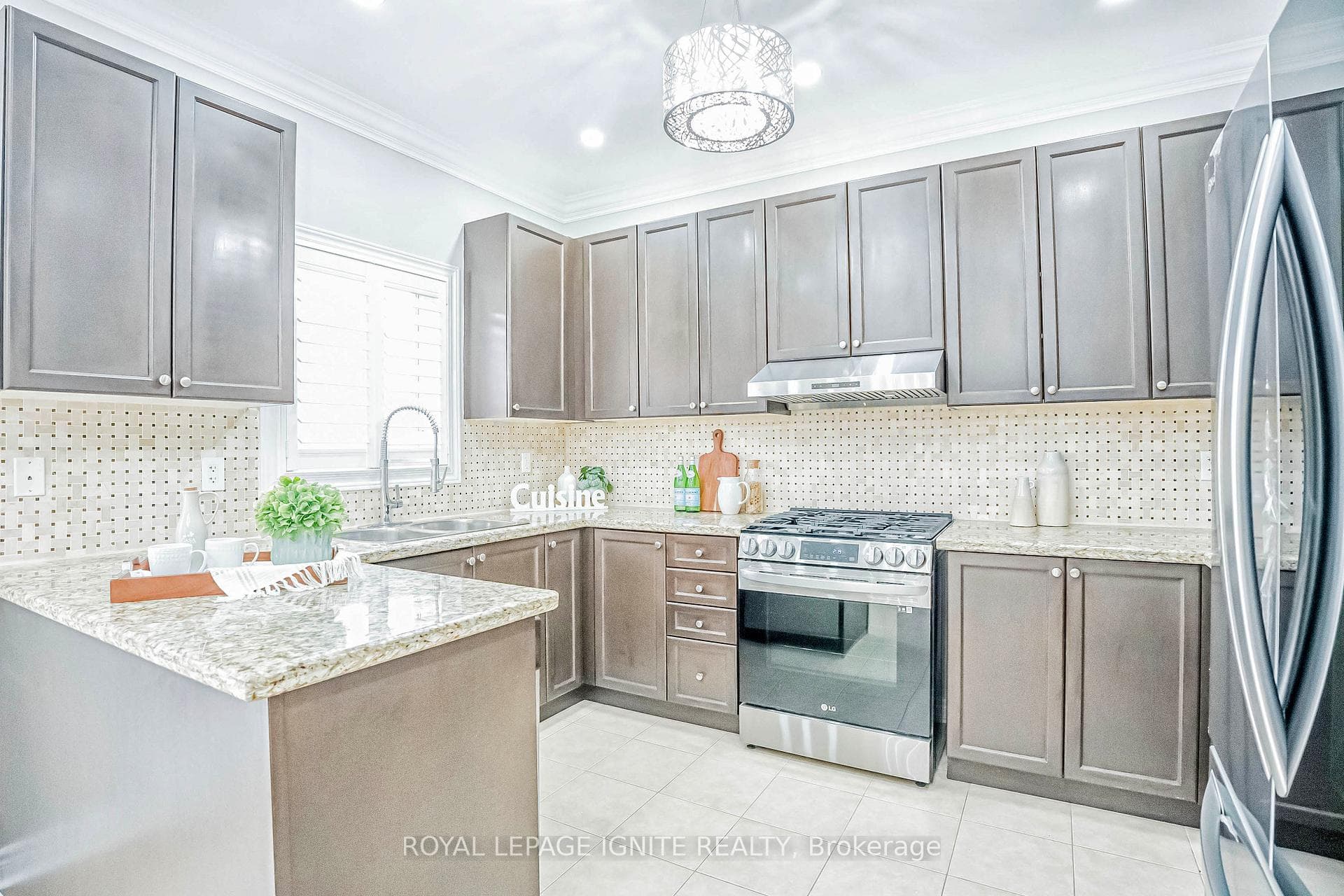 82 Laval Street photo 19