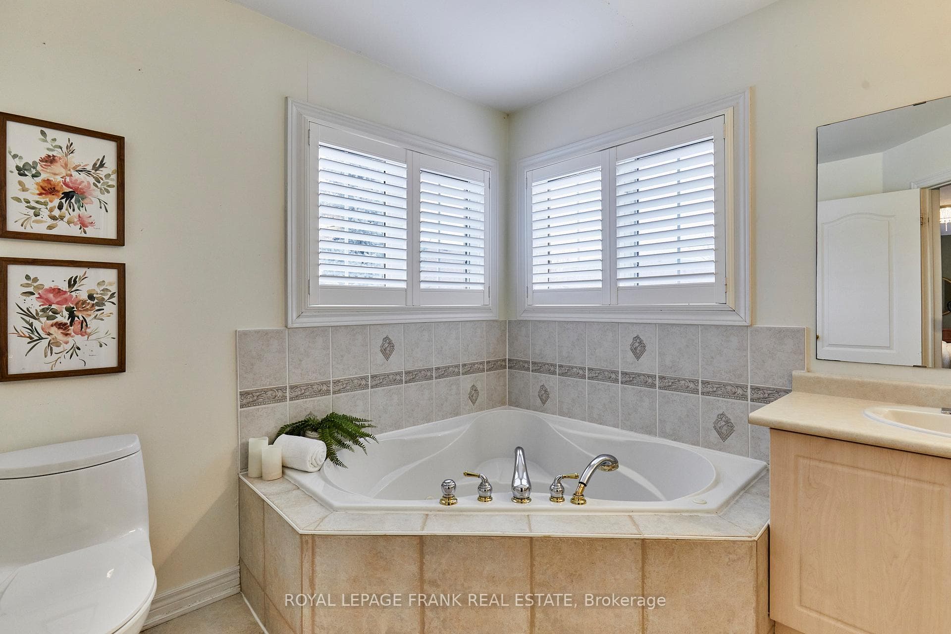 50 Westacott Crescent photo 26