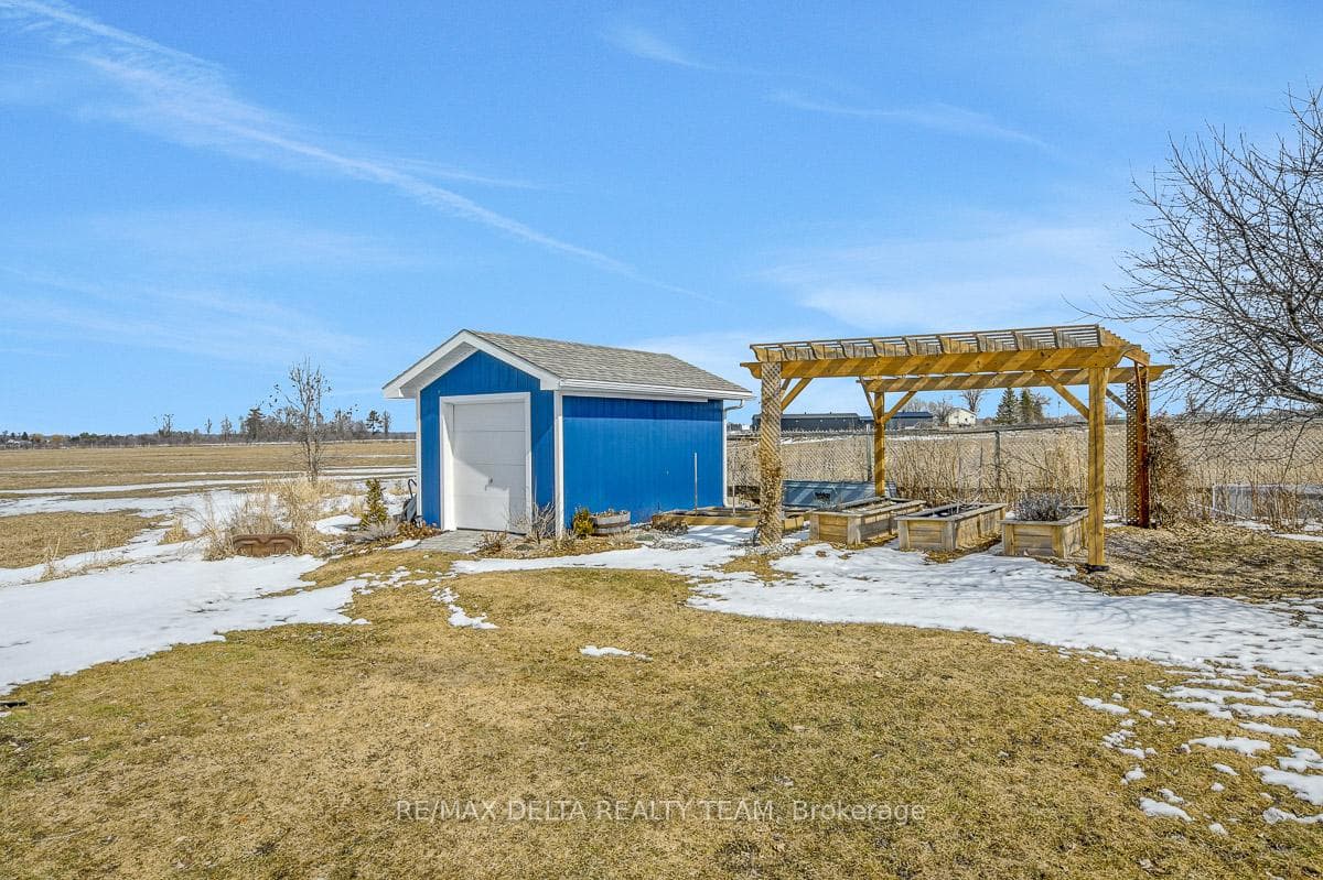 6591 Russell Road photo 40