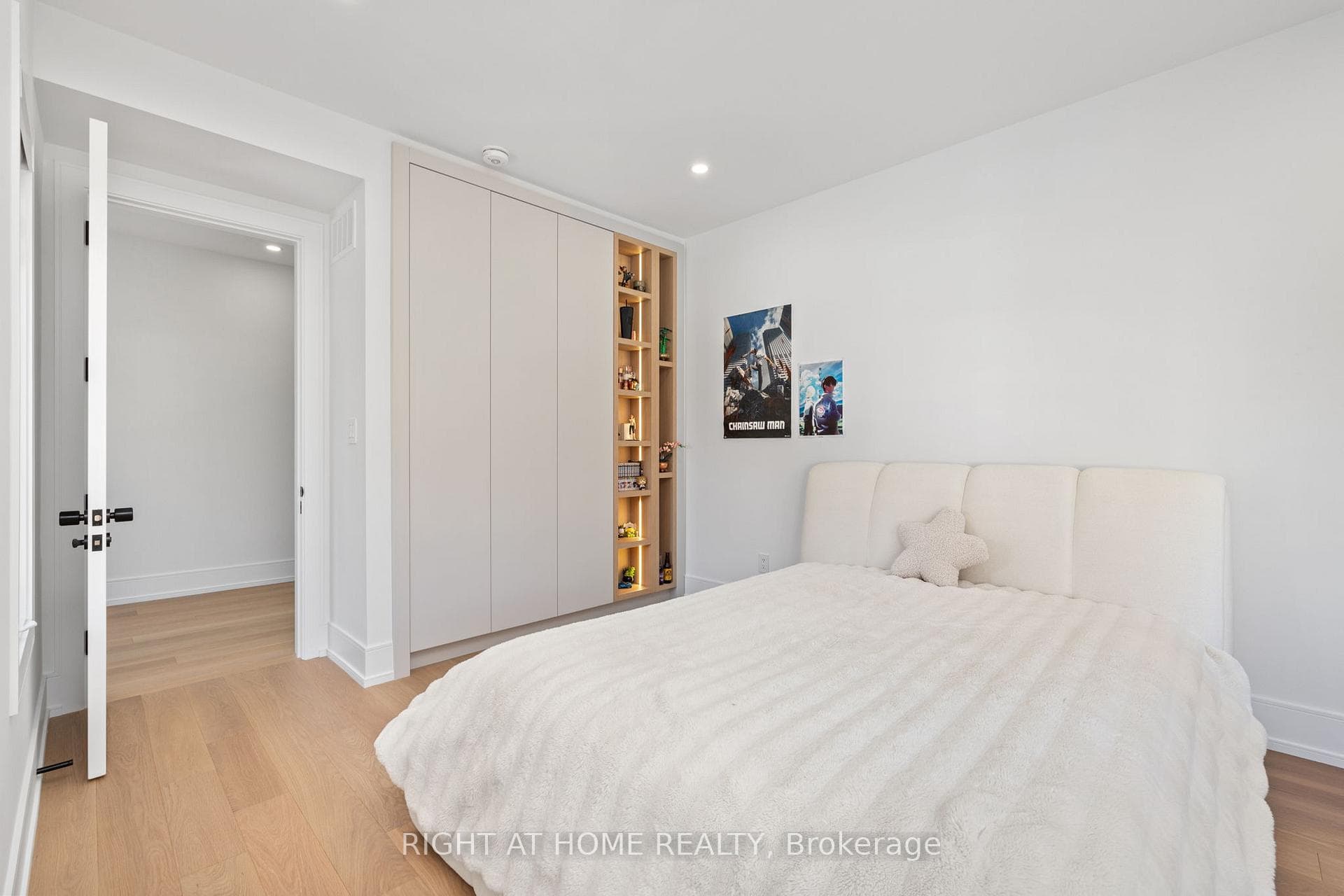33 Thorndale Avenue photo 32