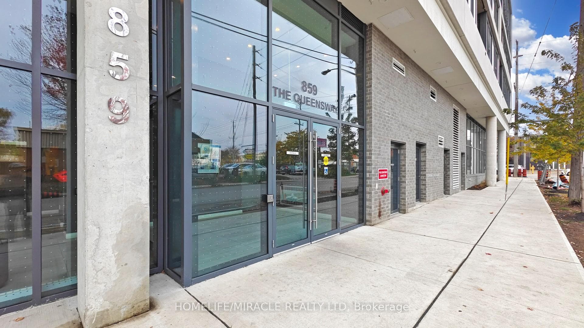 859 The Queensway N/A Unit 805 photo 3