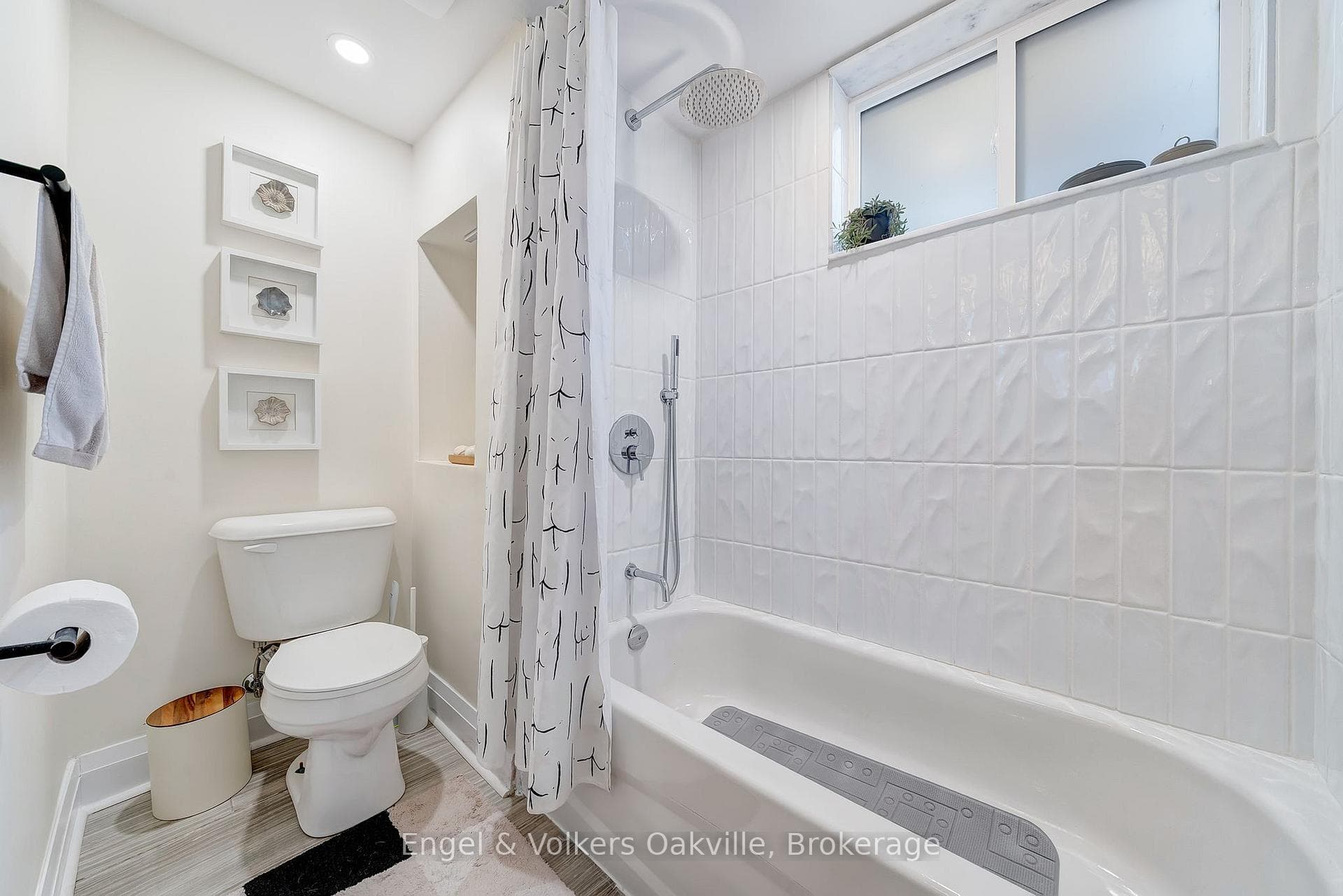 115 Welbourn Drive photo 30