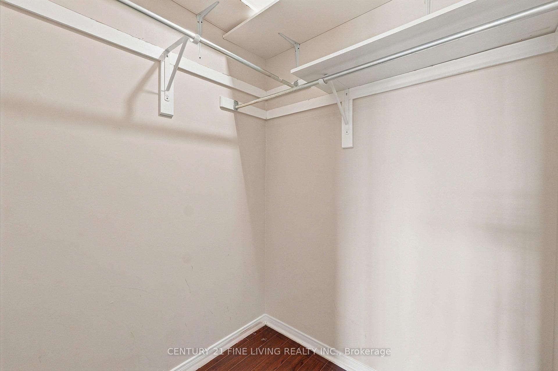 40 Hollowgrove Boulevard photo 27