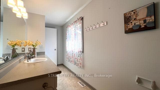 1827 Aldersbrook Gate photo 20