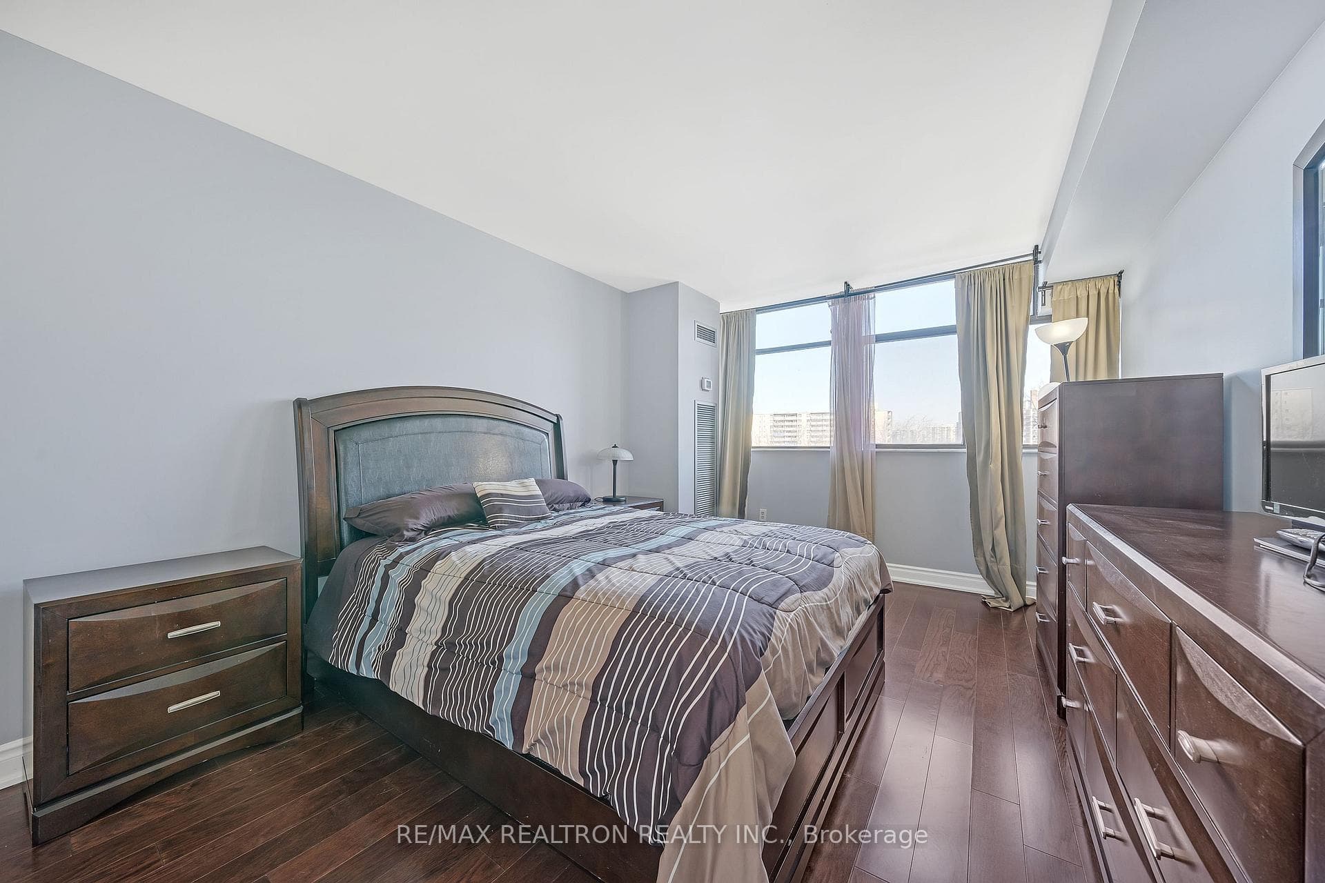 100 Antibes Drive Unit 607 photo 18