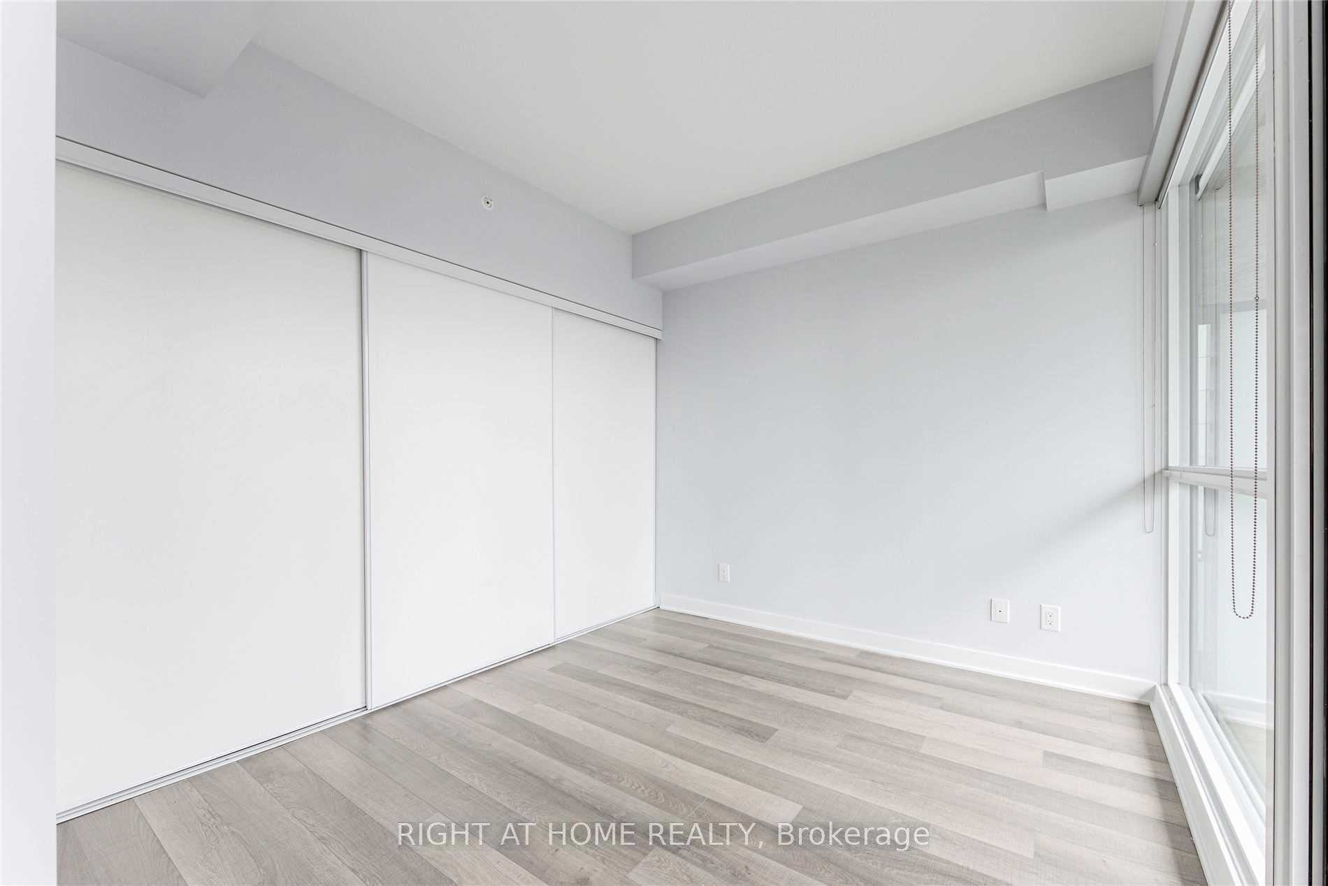 290 Adelaide Street Unit 2001 photo 14