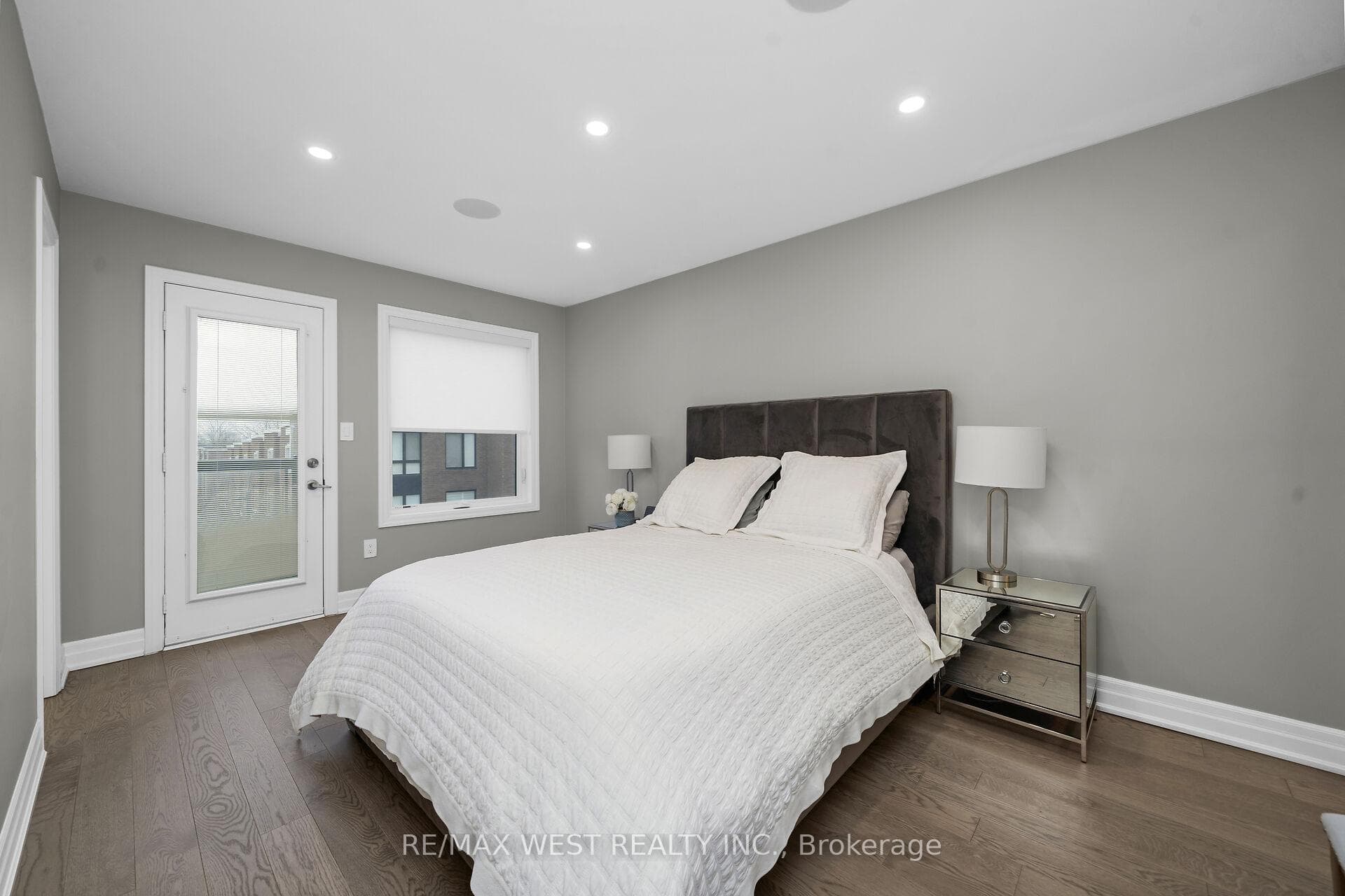 8208 Pine Valley Drive photo 23
