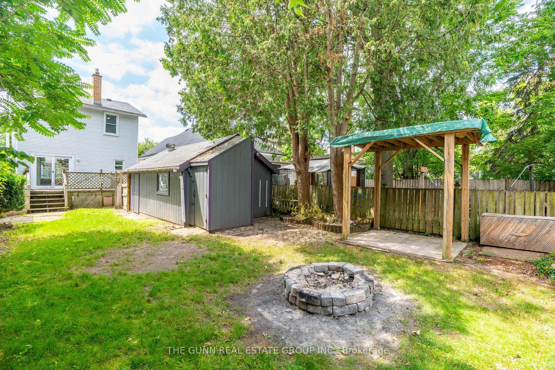904 Dame Street photo 29