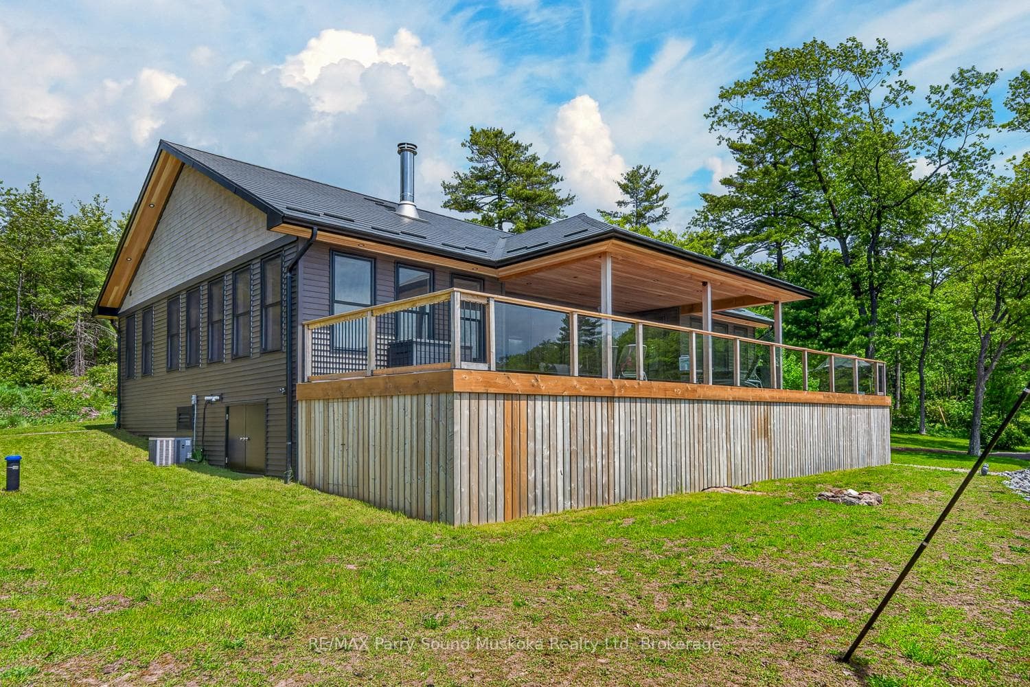 32 A11 Island photo 5