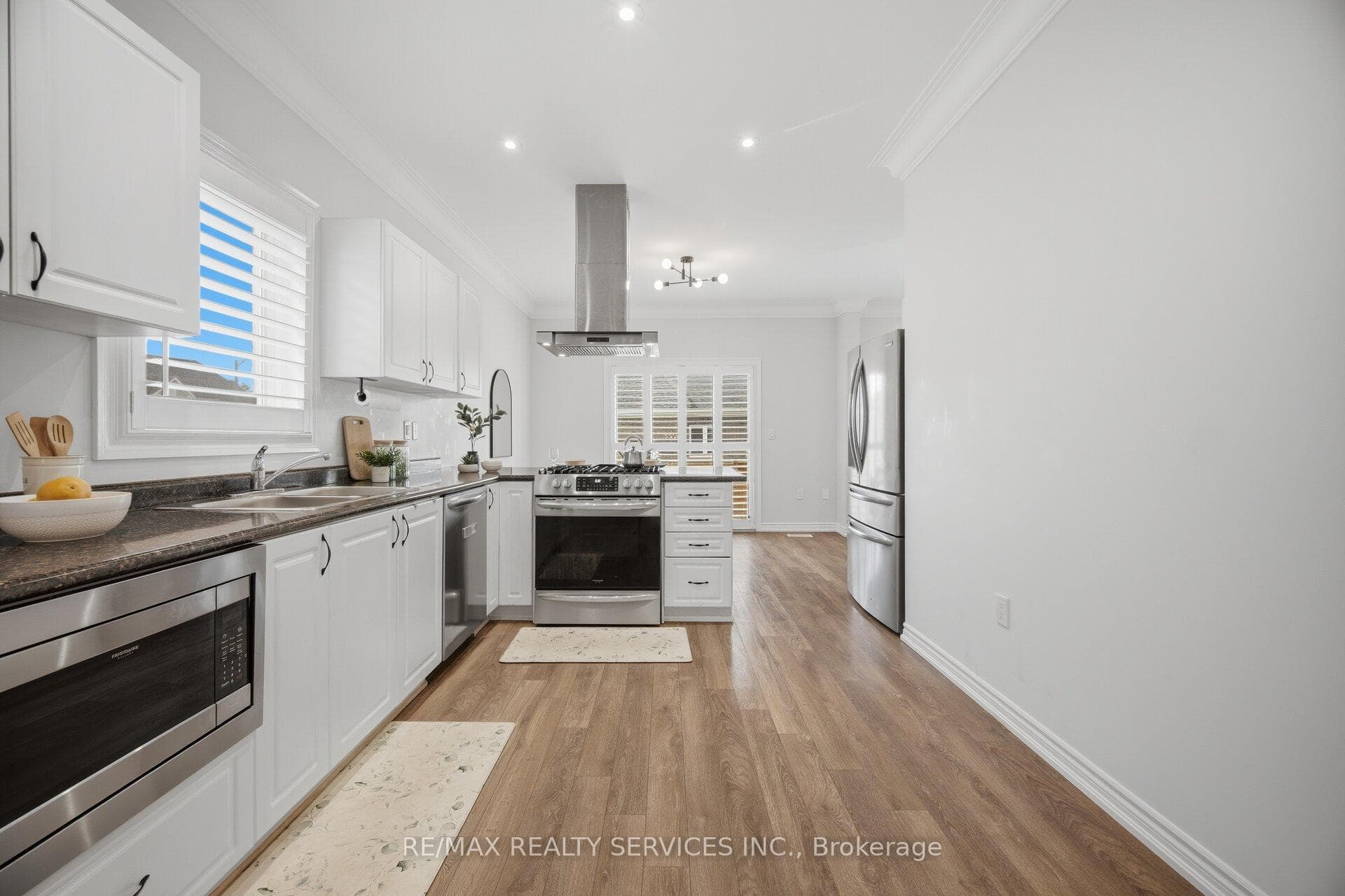 20 TODD Crescent photo 7