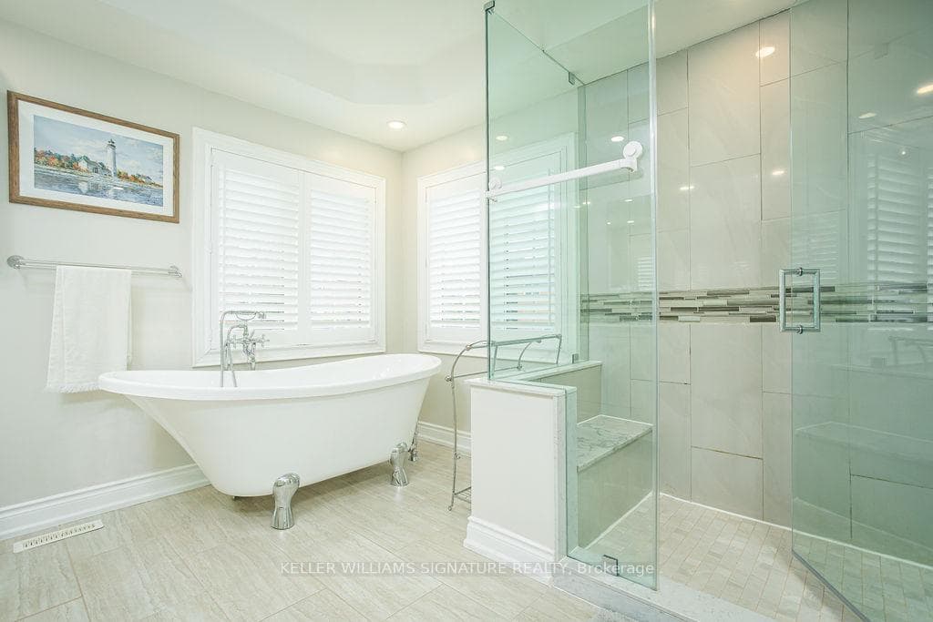 1531 Stancombe Crescent photo 28