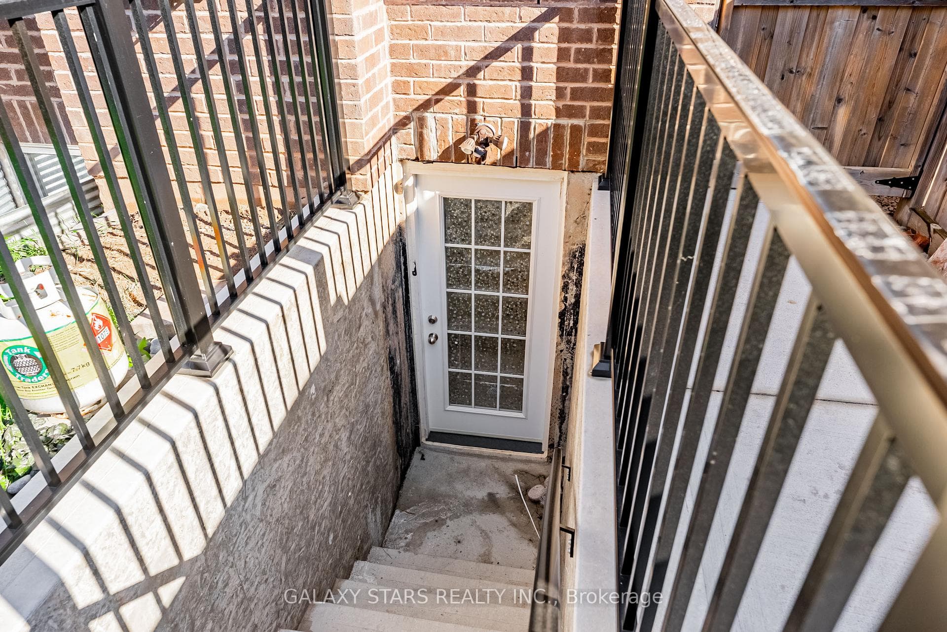1226 Mcphedran Point photo 37