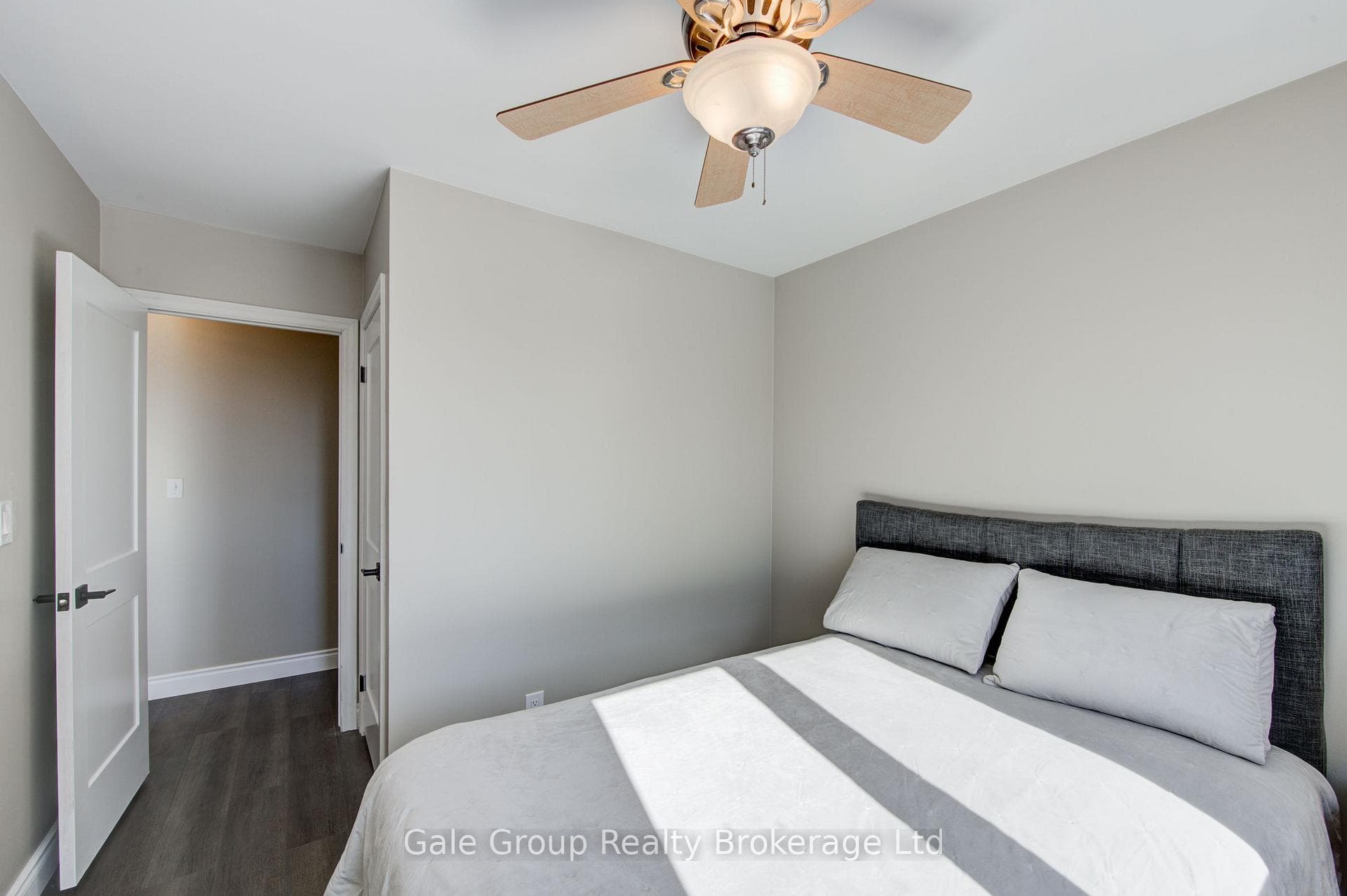 11 Robin Street photo 18