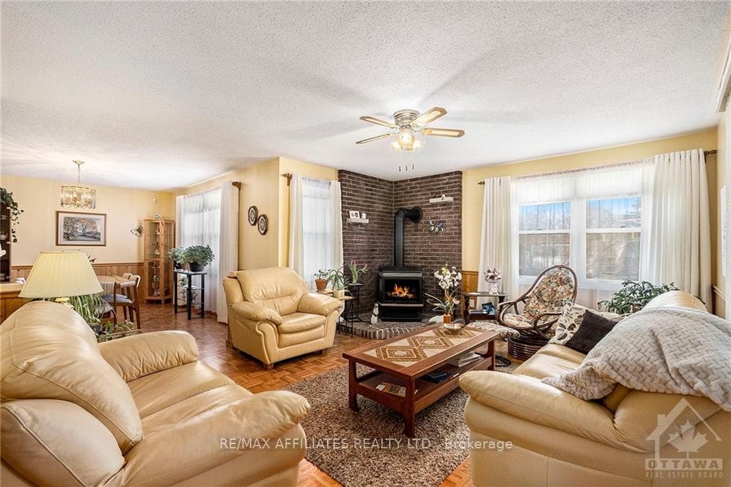 87 COLONEL BY Crescent photo 11