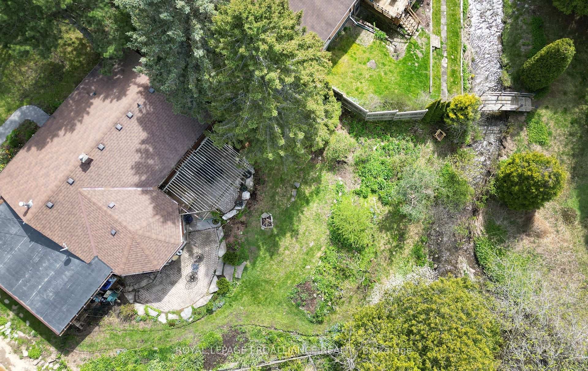 102 Sanford Street photo 47