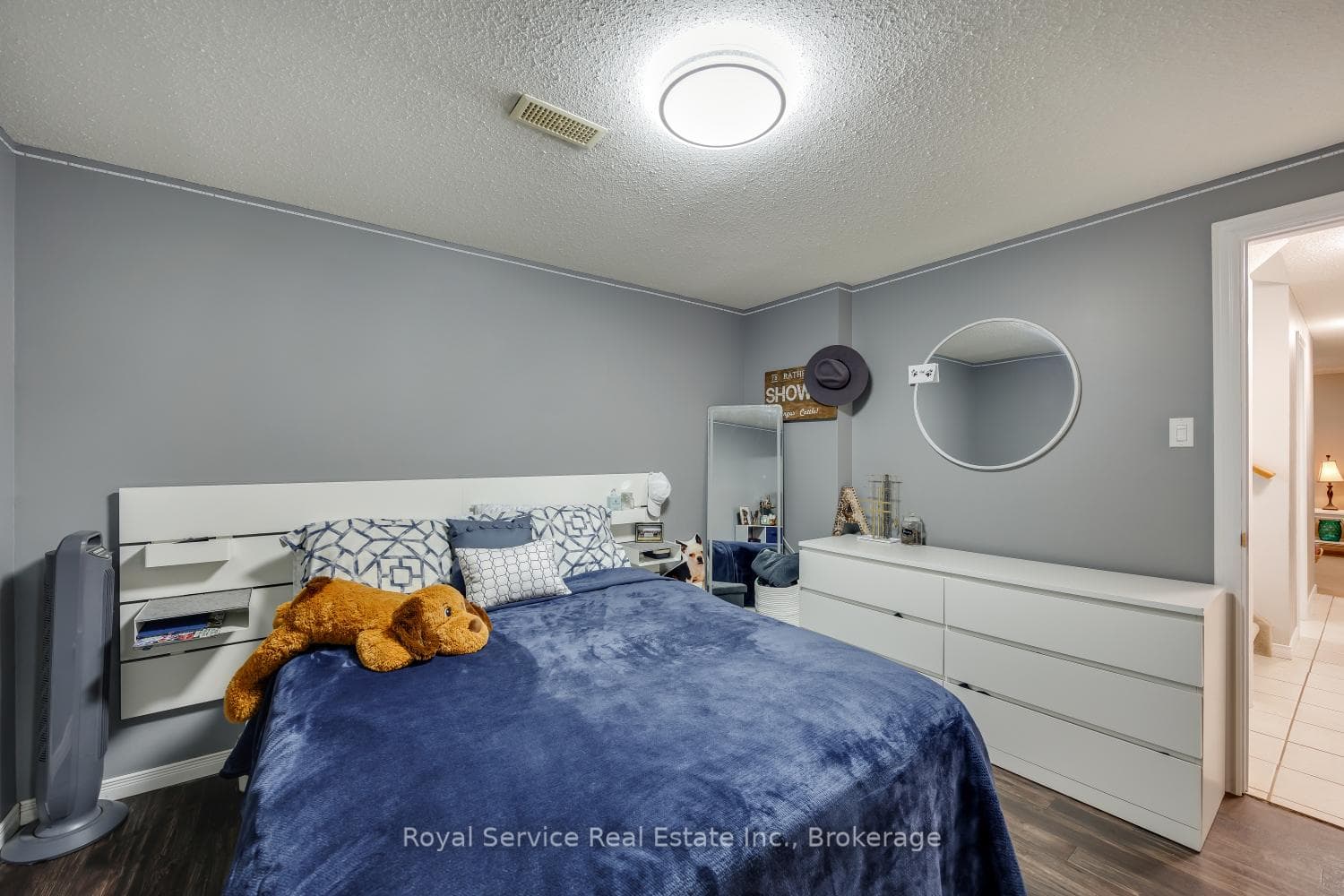 900 Stewart Drive photo 27