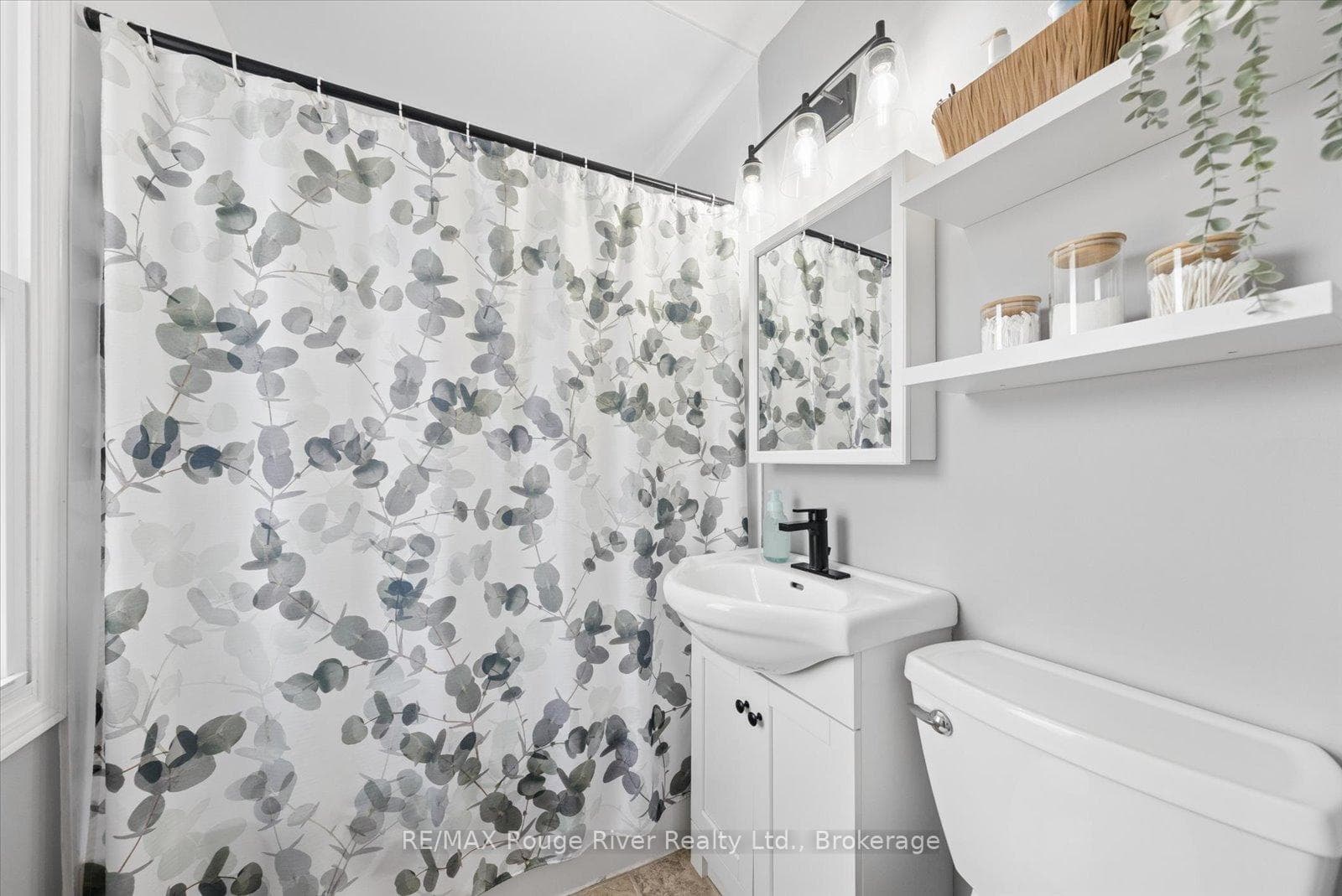 542 O'connell Road photo 15