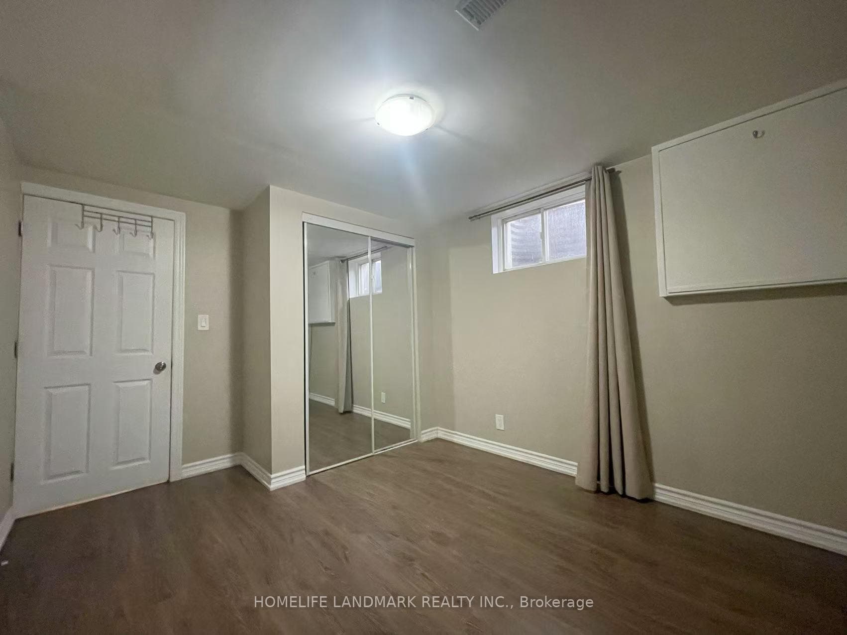 15 Orangewood Crescent Unit Lower photo 8