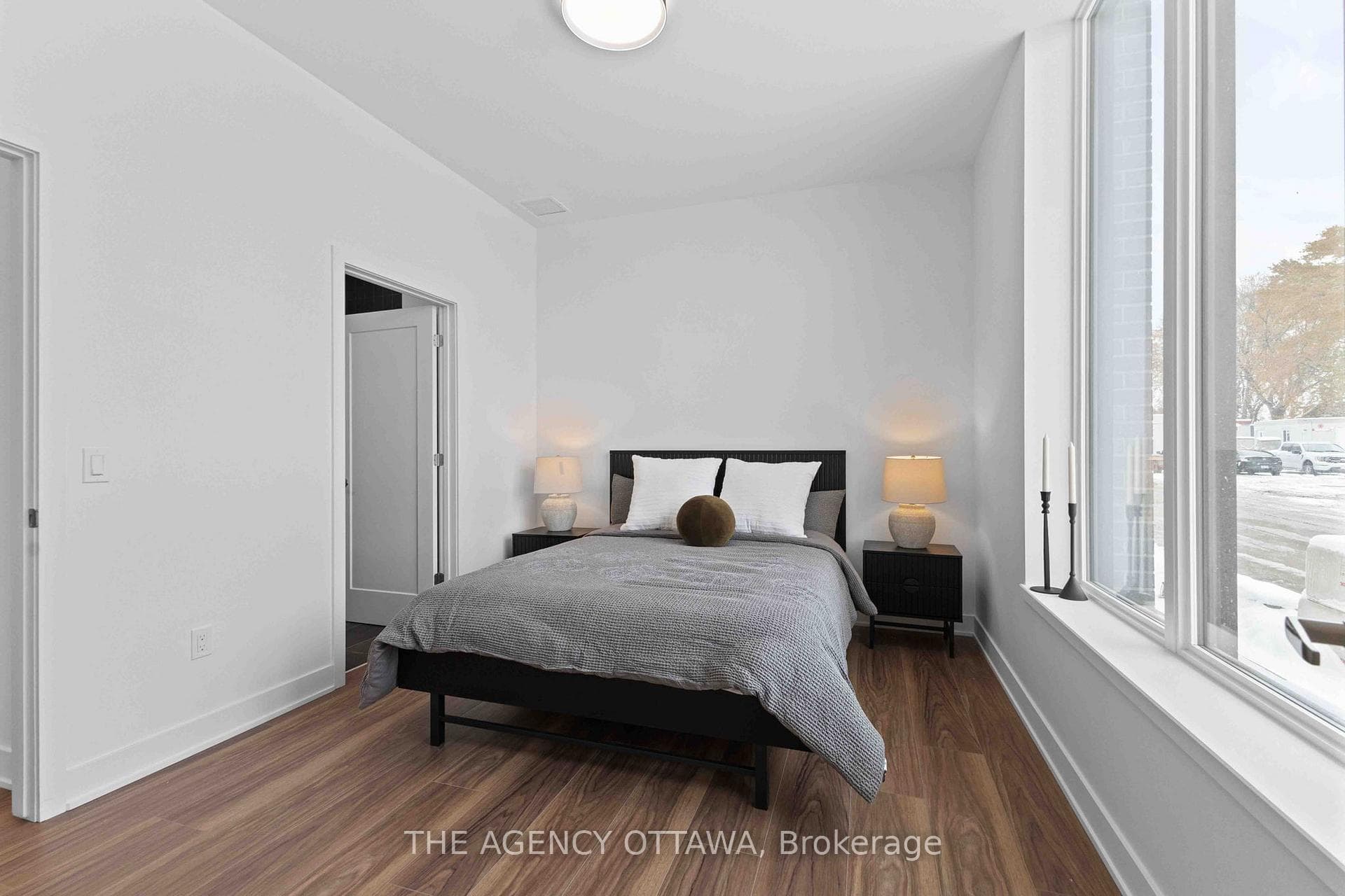 3071 Riverside Drive Unit 304 photo 14