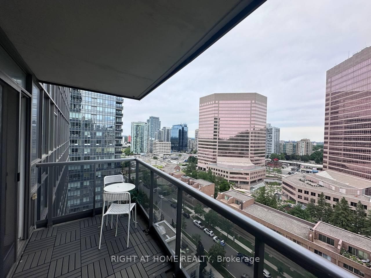 15 Greenview Avenue Unit 1414 photo 7