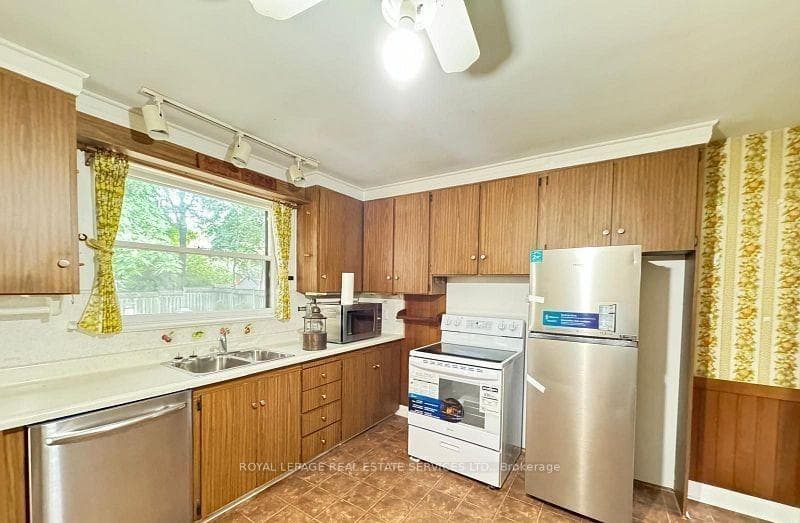 155 York Mills Road photo 4