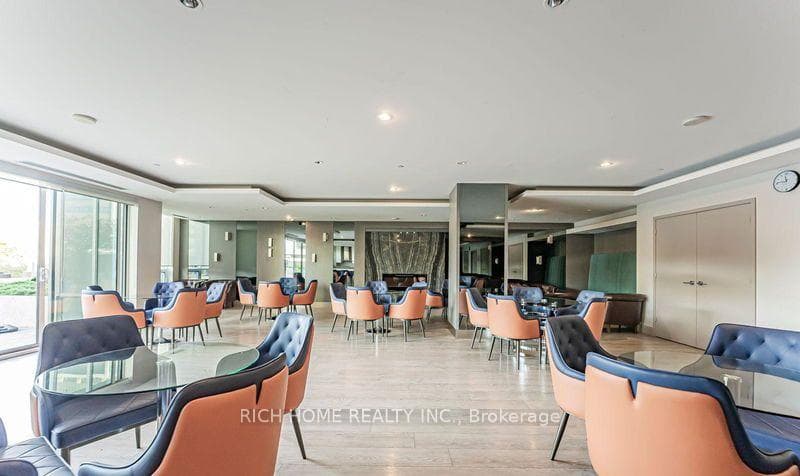 7165 Yonge Street Unit 1205 photo 7
