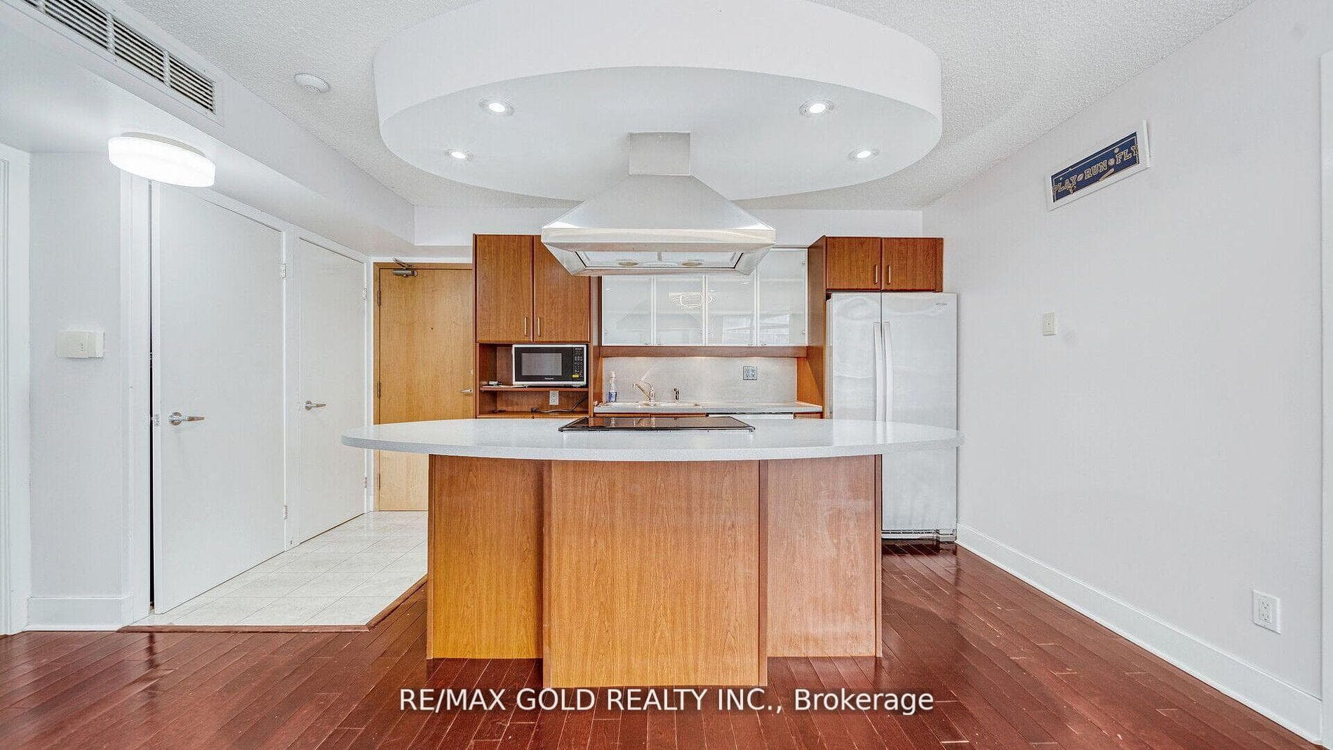 550 Queens Quay Unit 509 photo 7