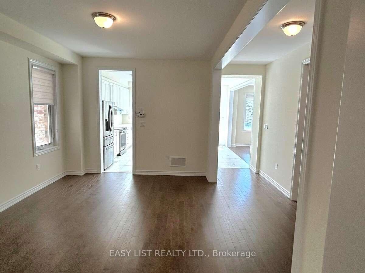37 Royal Fern Crescent photo 11