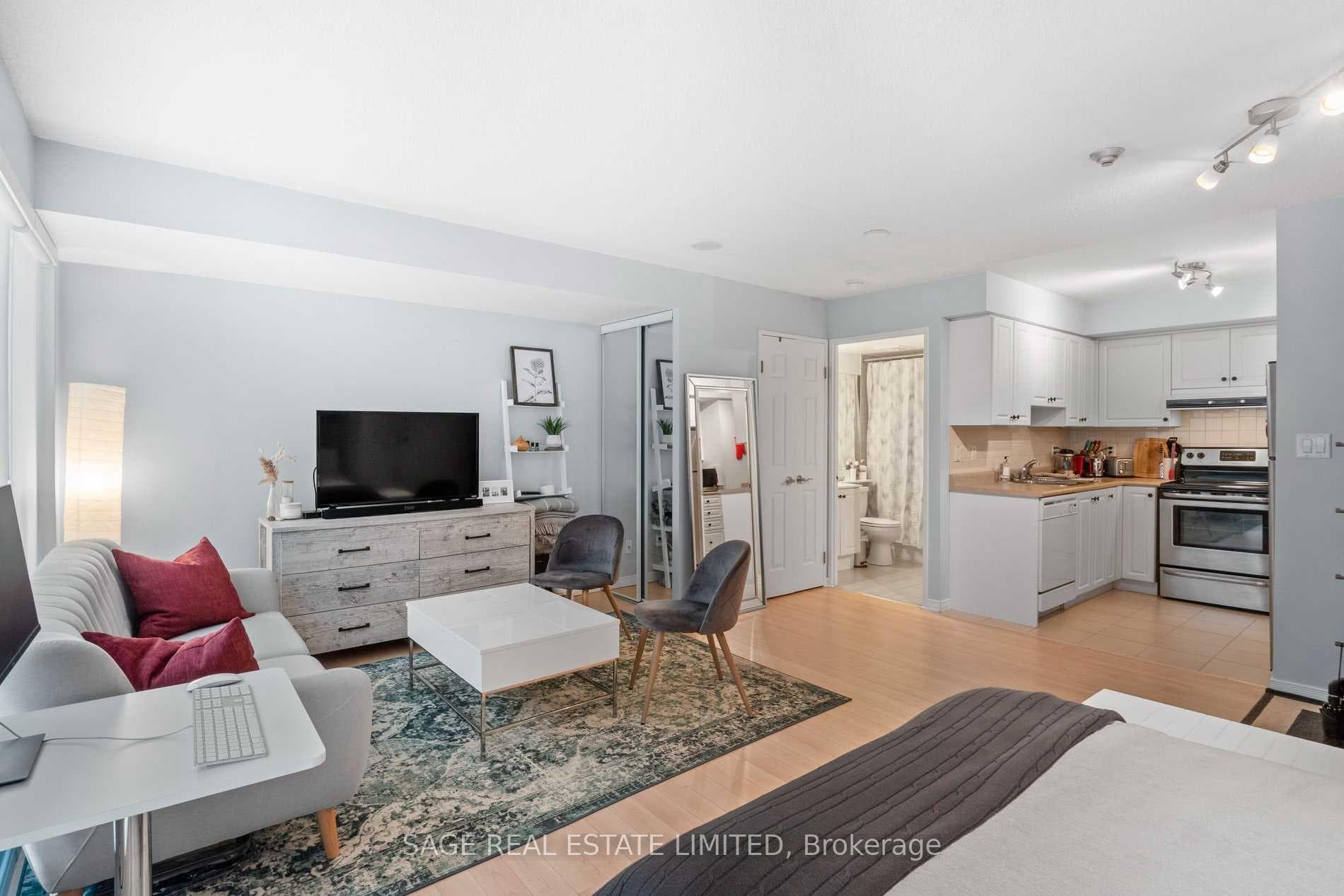 230 King Street Unit 504 photo 6