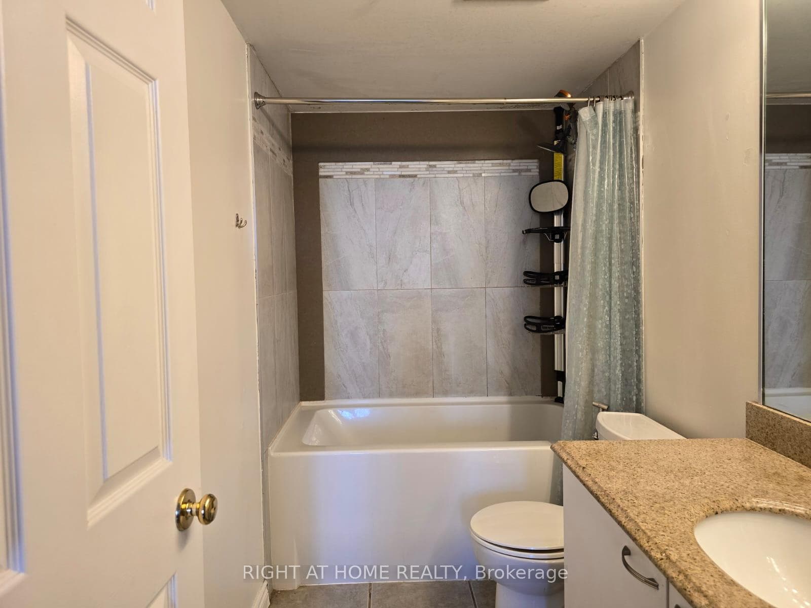 55 Elm Drive Unit 1807 photo 12