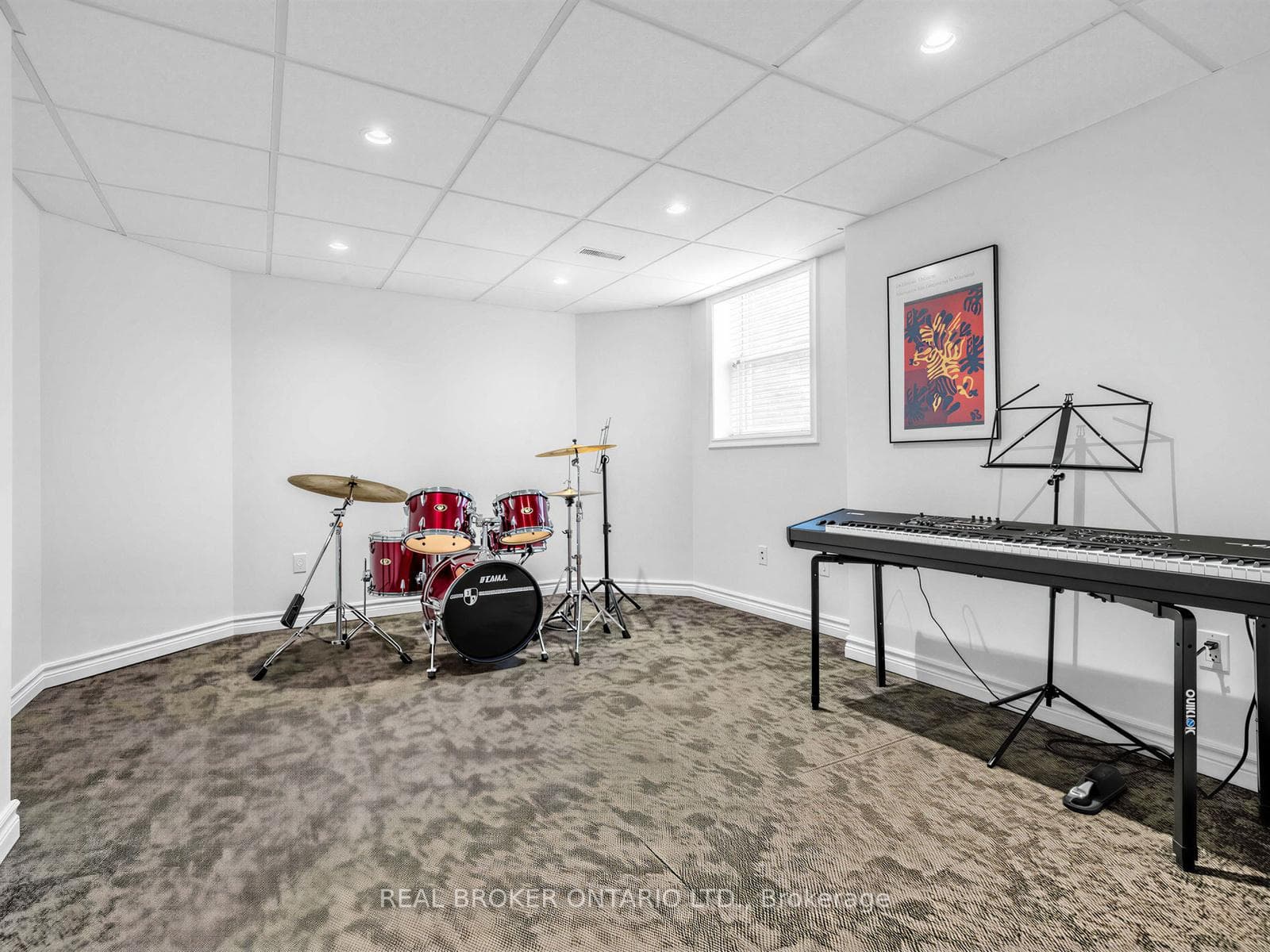 9 Temagami Court photo 34