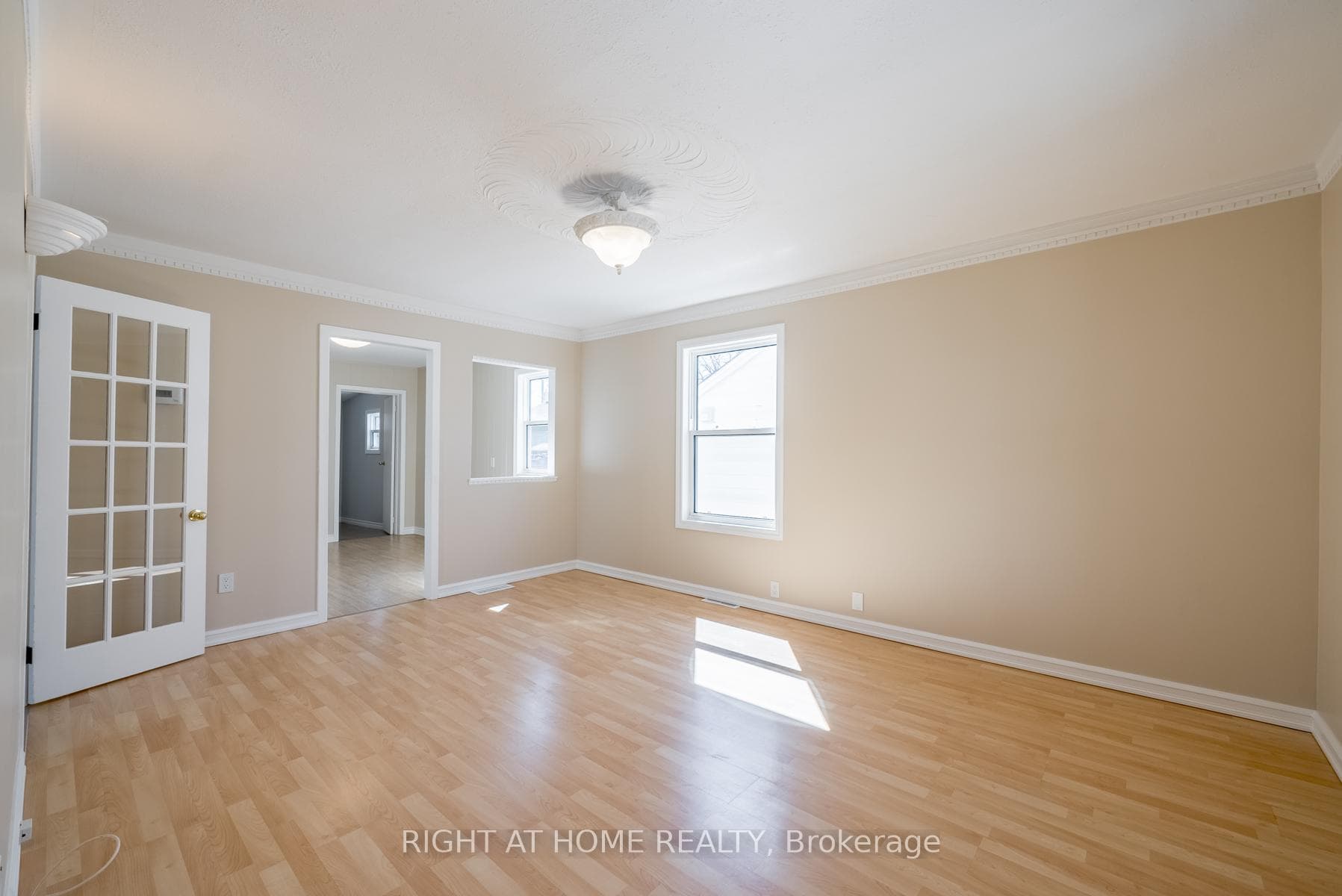 271 Drew Street photo 5