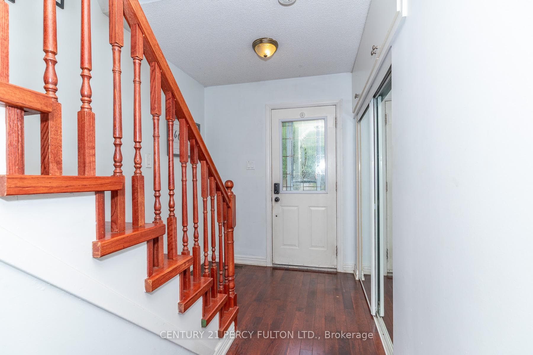 557 Cobblehill Drive photo 6