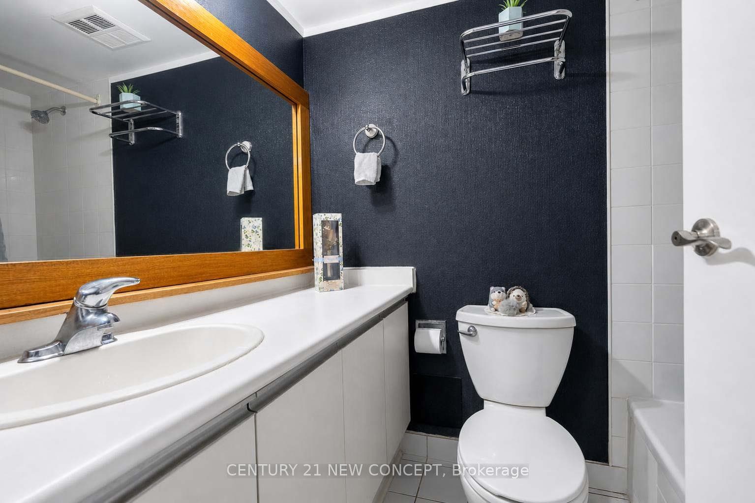 5765 Yonge Street Unit 101 photo 24