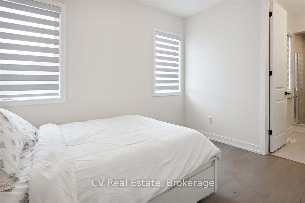 125 Stoneleigh Drive photo 32