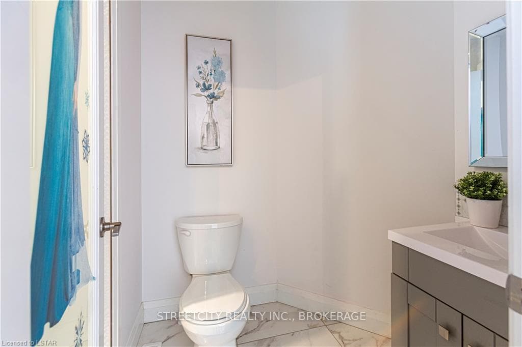 1040 EAGLETRACE Drive photo 36