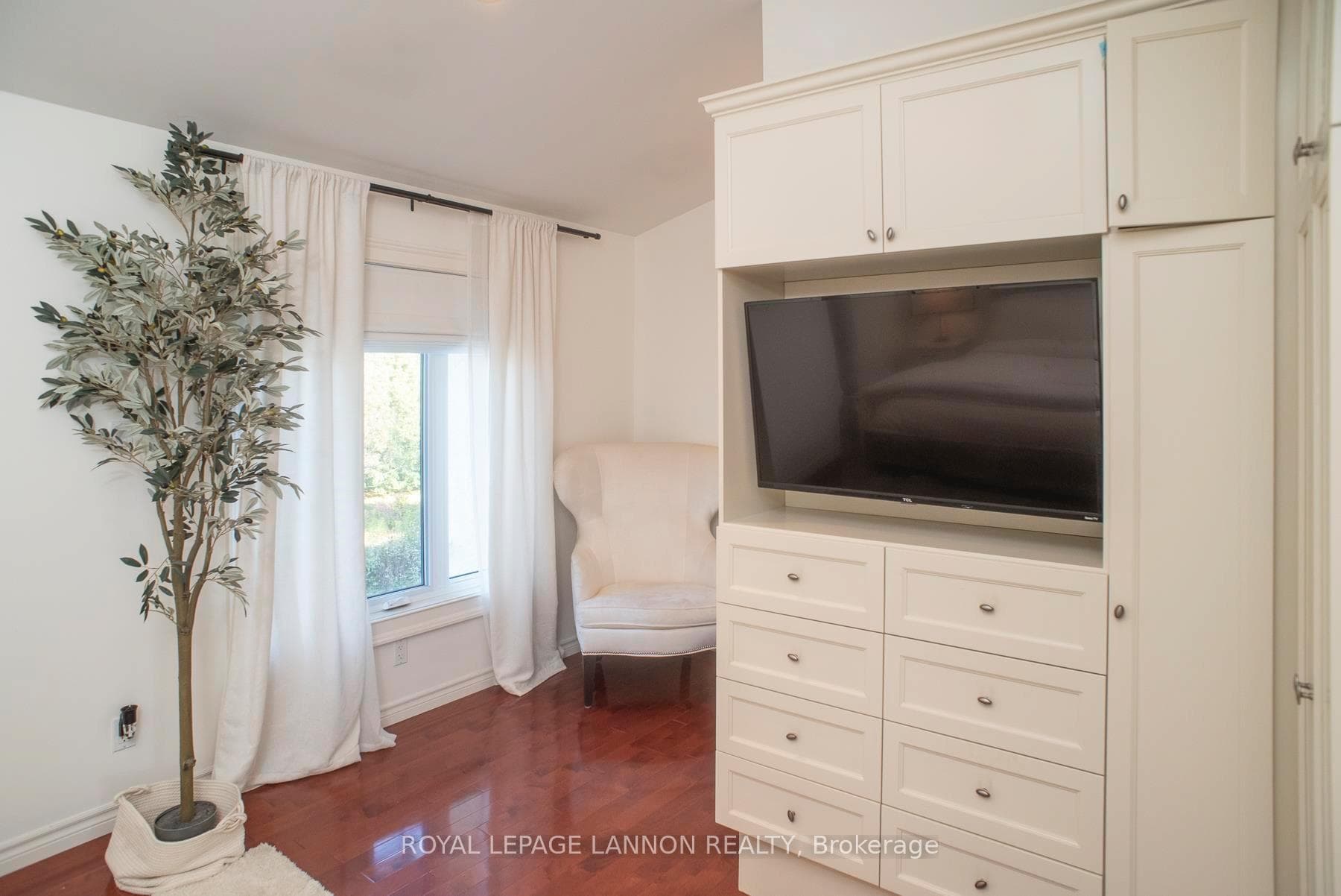 354 Riverside Drive photo 28