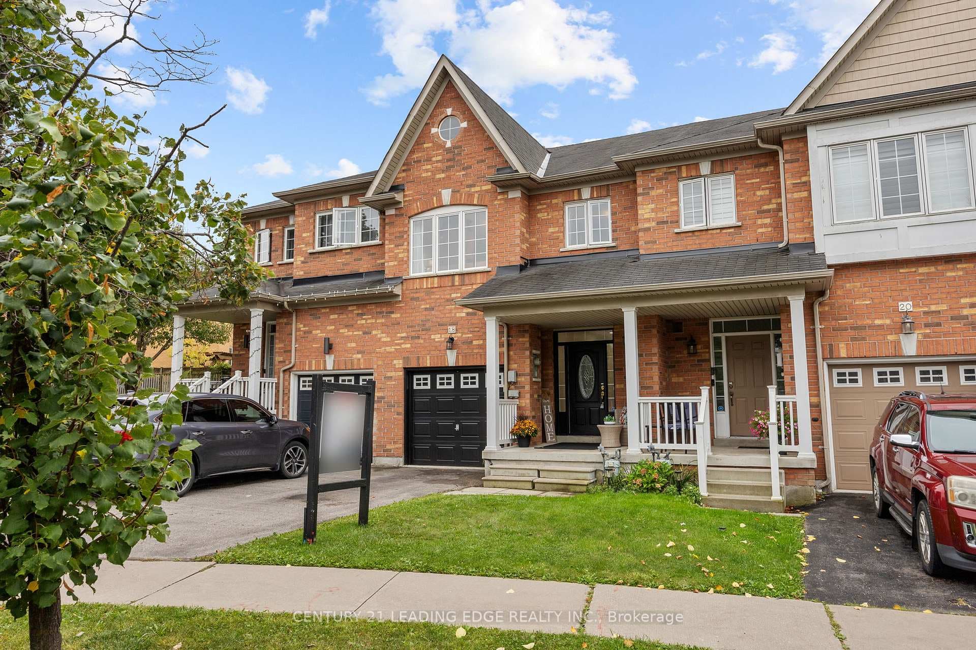 18 Thorp Crescent photo 1