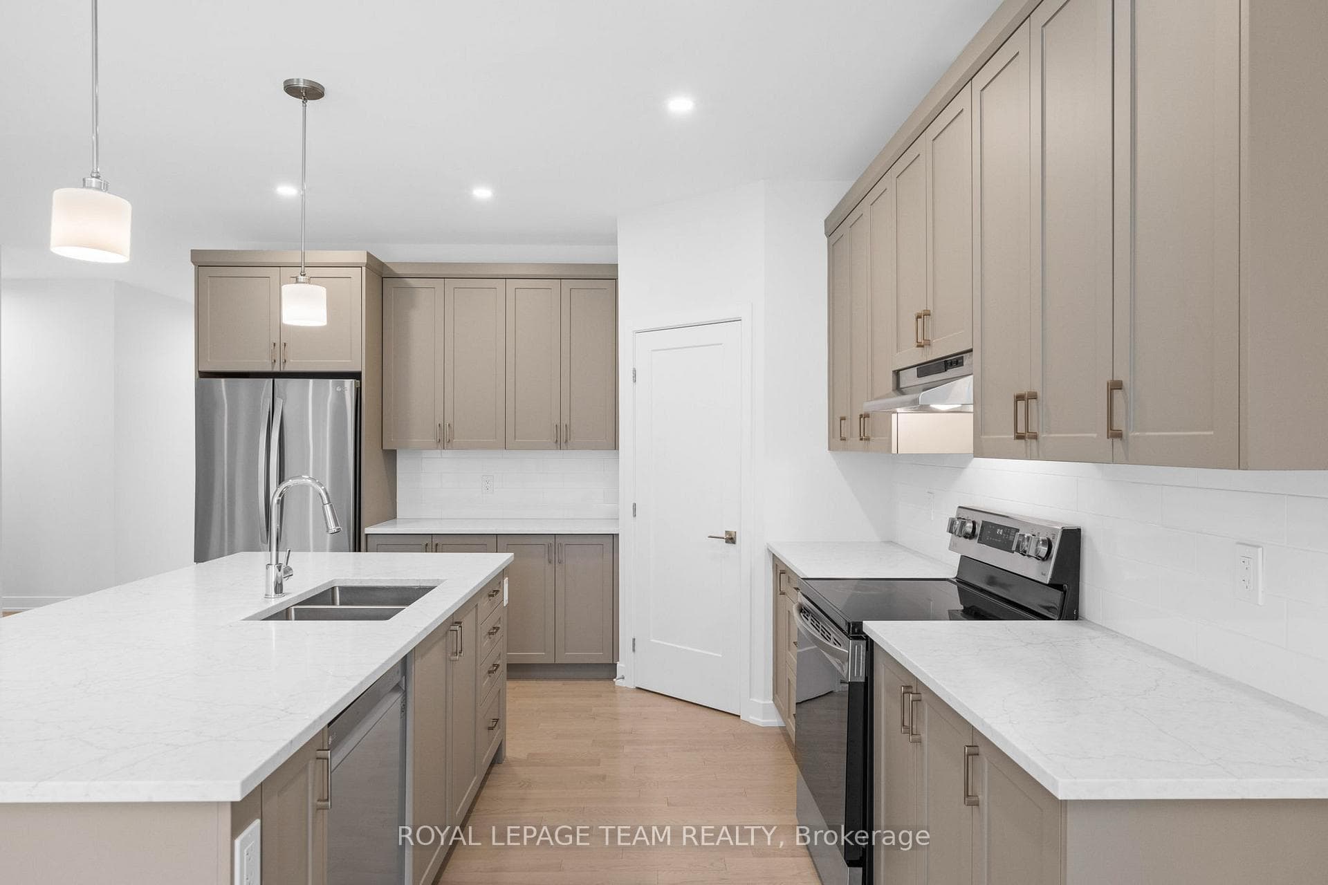 295 WOOD Avenue photo 14