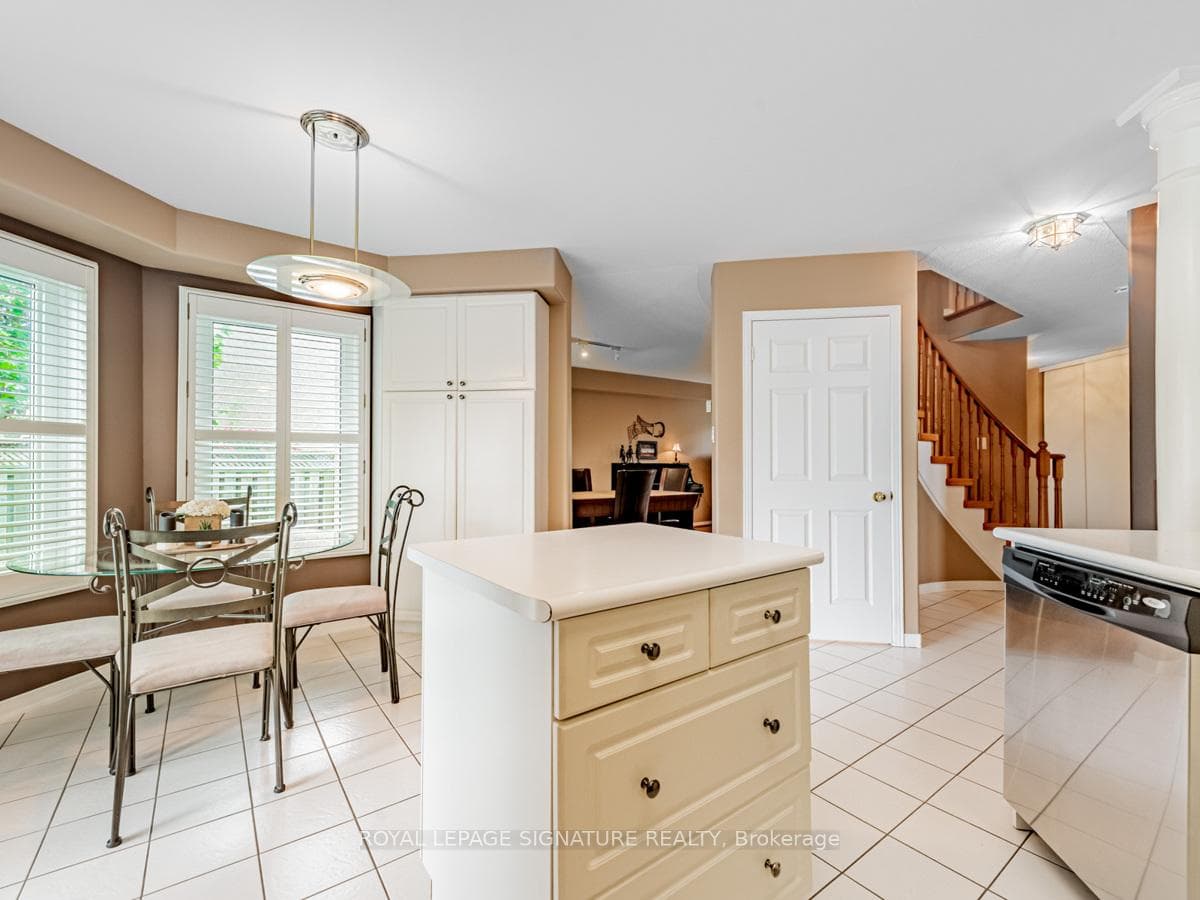 131 Butterfield Crescent photo 10