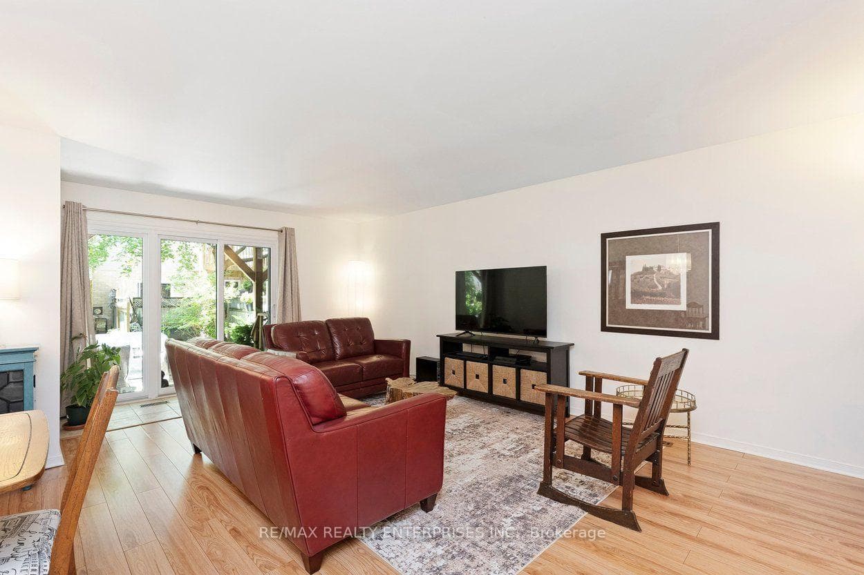 2055 Walkers Line Unit 117 photo 14