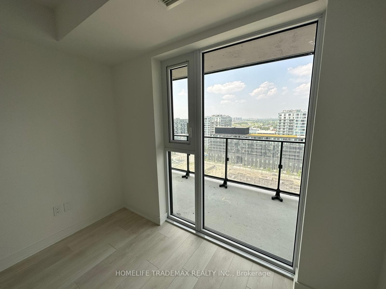 8 Tippett Road Unit 1302 photo 4