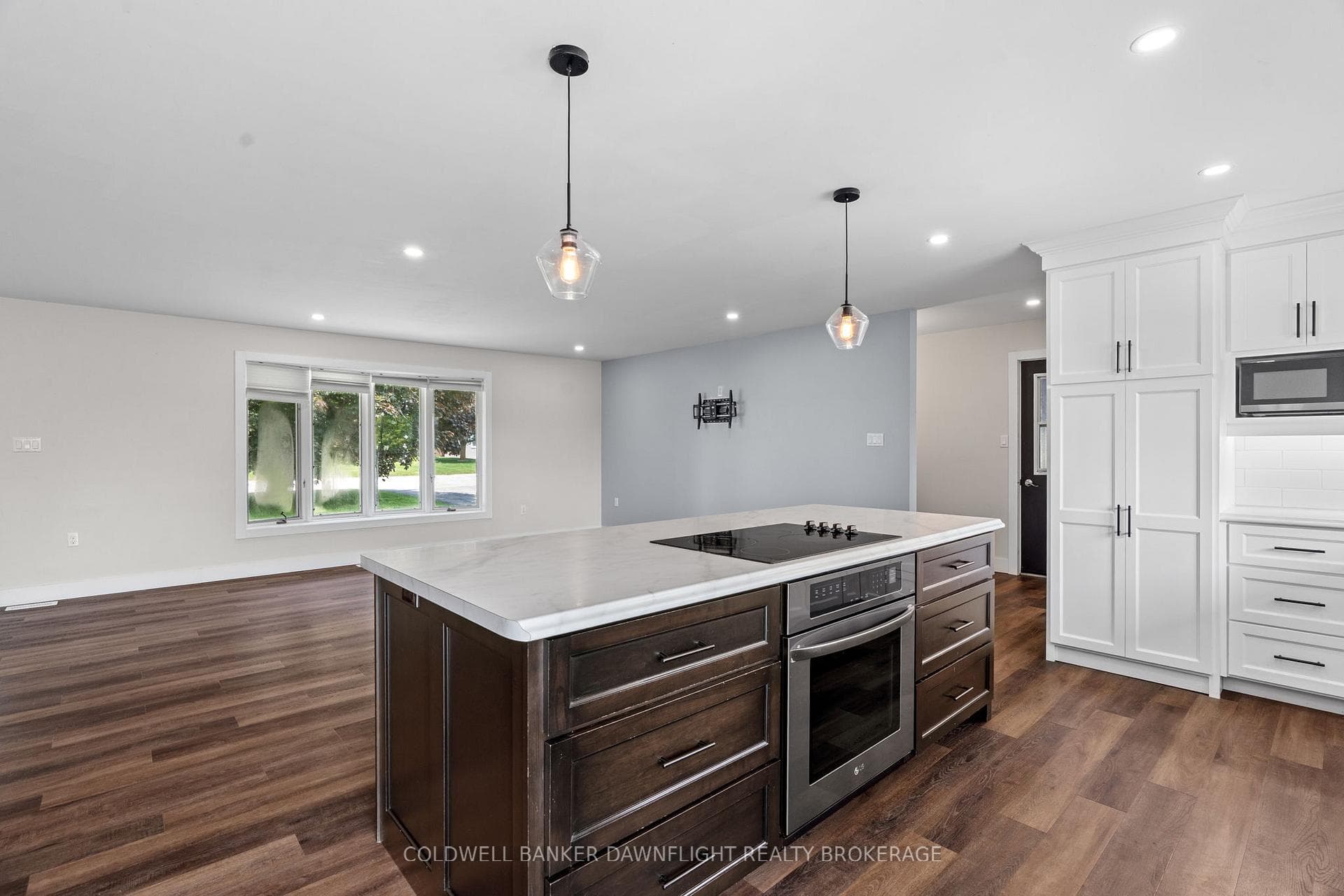 275 Place St Street photo 13