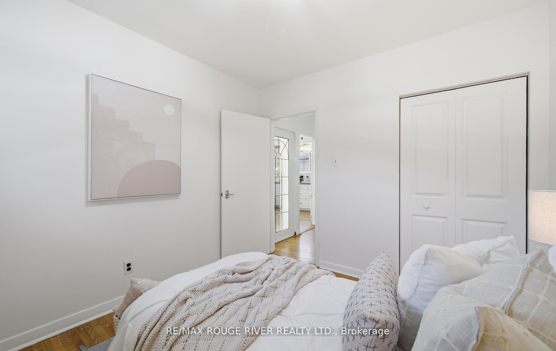 114 Rochman Boulevard photo 11