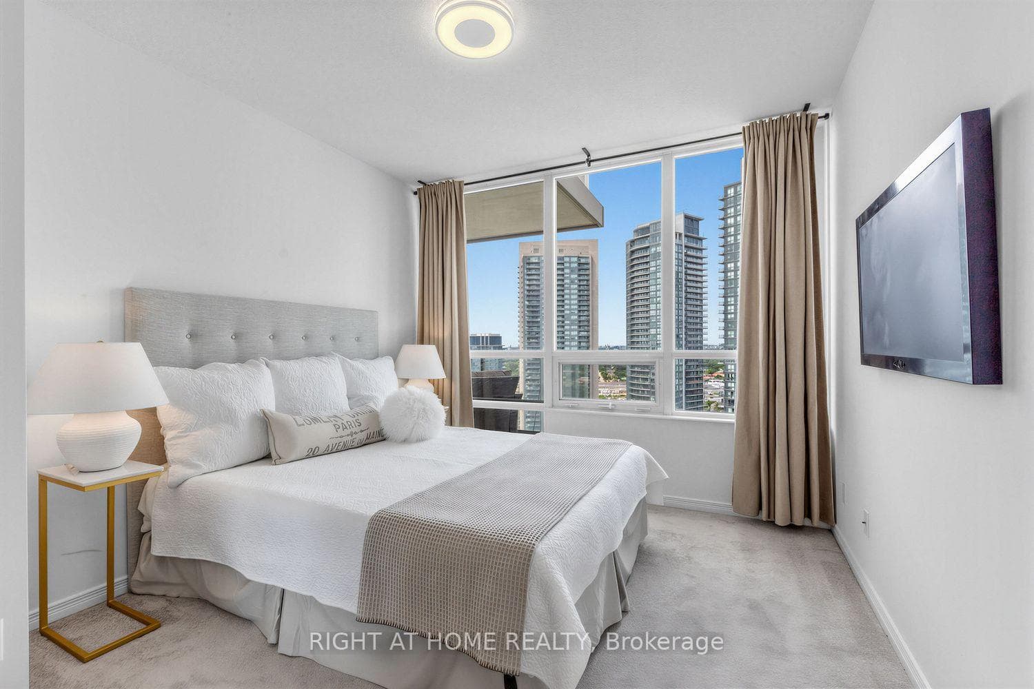 2240 Lake Shore Boulevard Unit 3104 photo 18