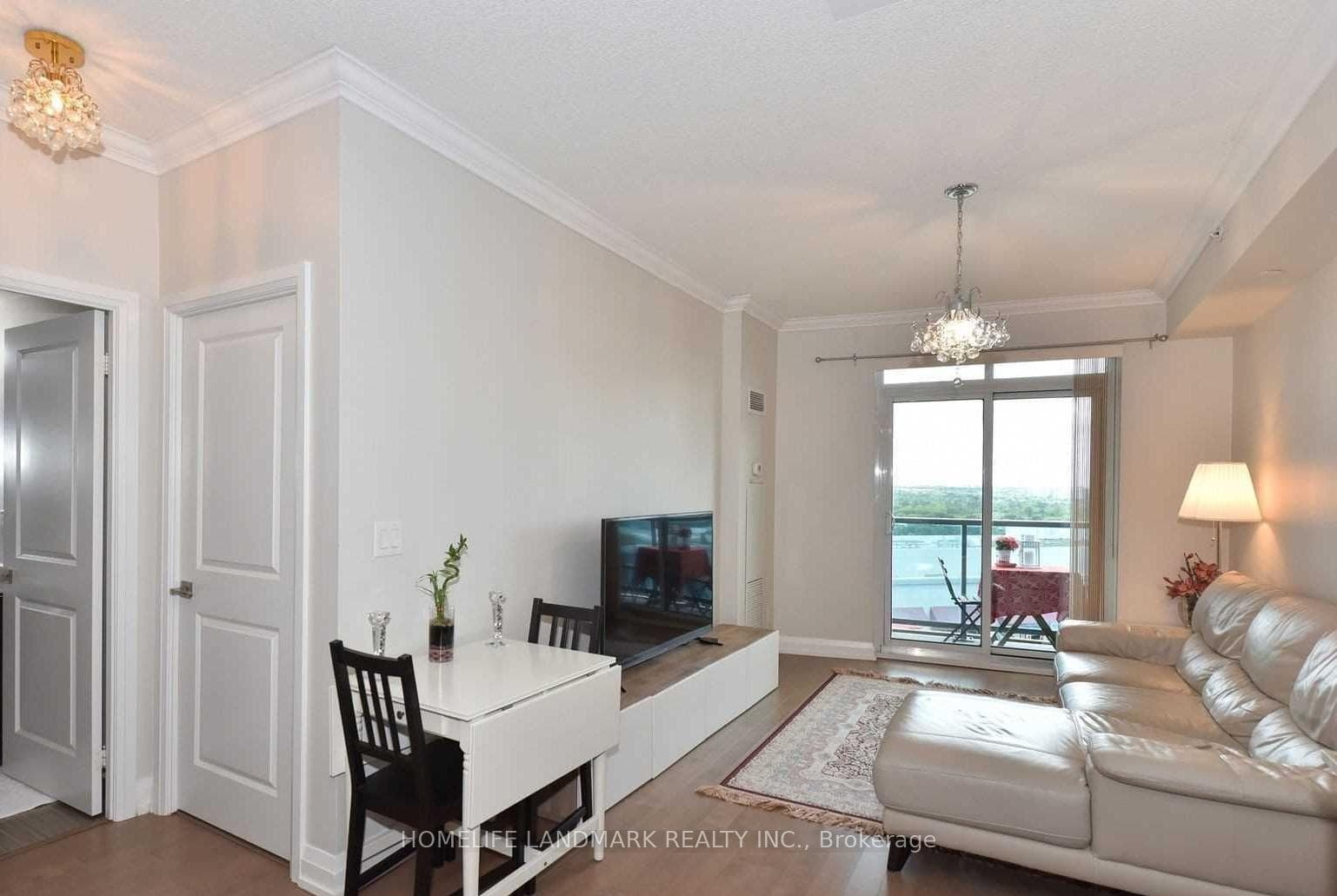 7171 Yonge Street Unit 506 photo 9