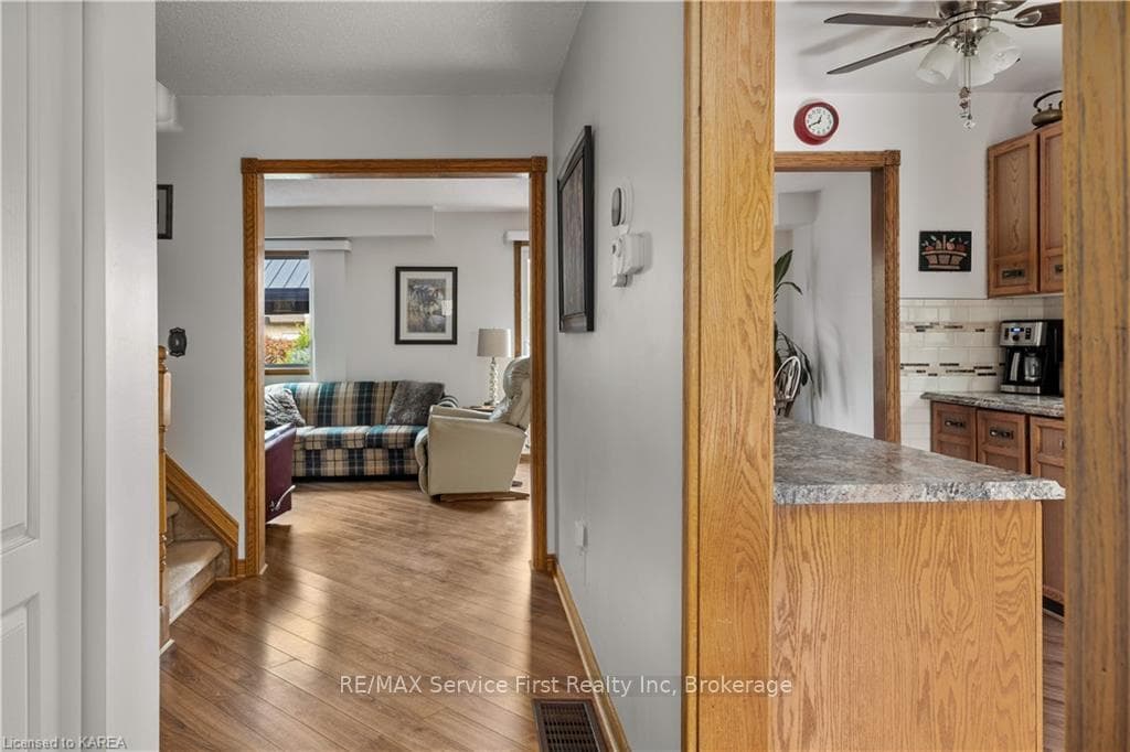 994 WESTMINSTER Place photo 3