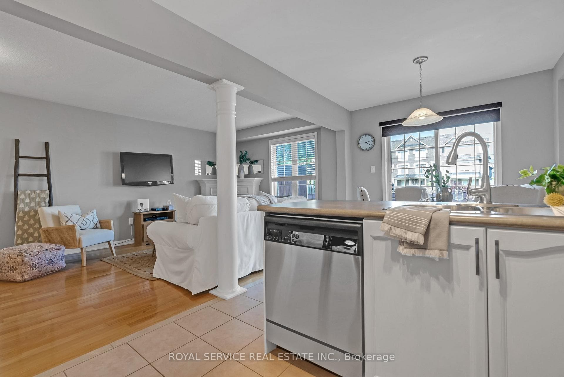 31 Lunney Crescent photo 14